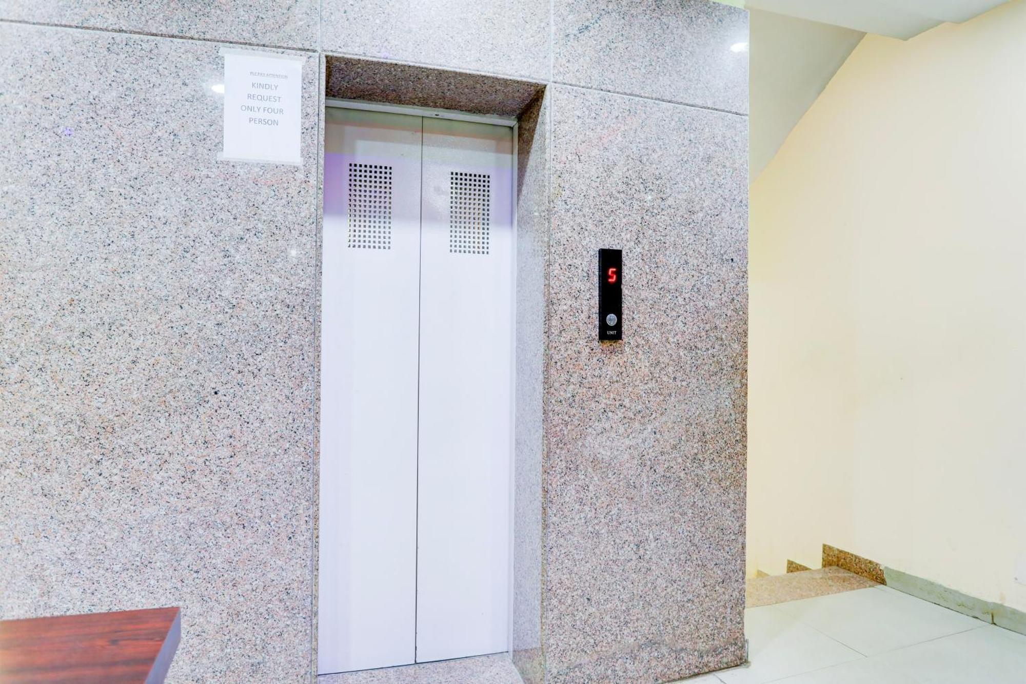 Super Hotel O Hyderabad Gate Iit Bhu Kakarmatha Ngoại thất bức ảnh